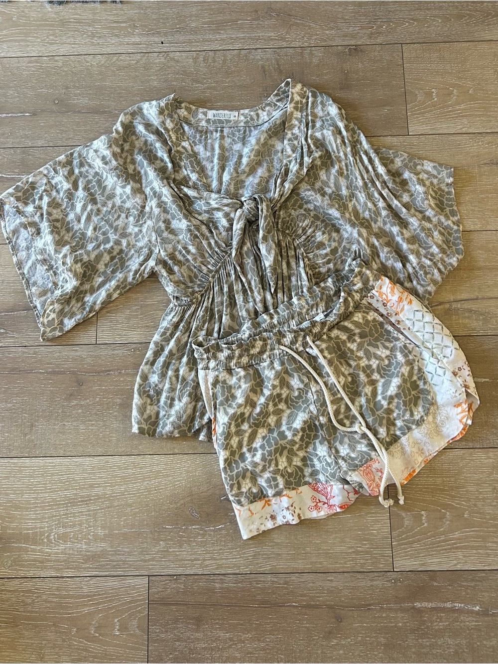 Wanderlux Beautiful Top & Short Set Size XS